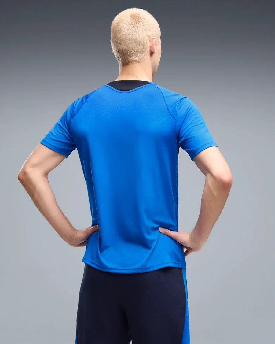 Maillot d'entraînement OM 2026/27 bleu roi porté, vu de dos